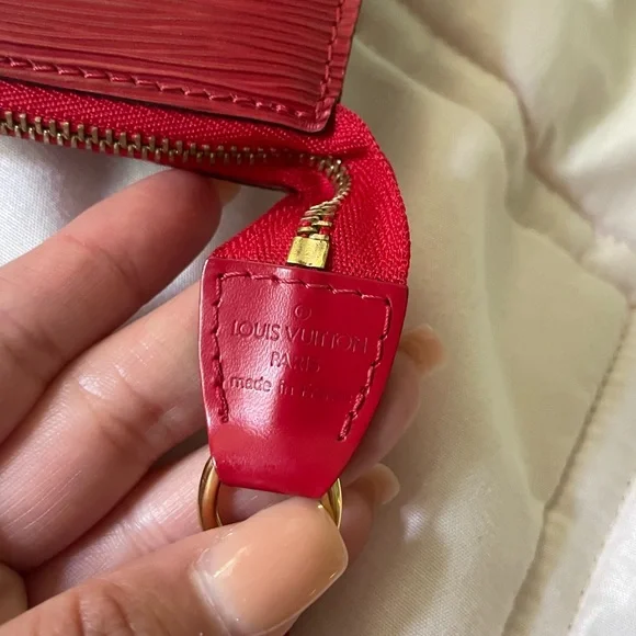 ❗️SOLD❗️Louis Vuitton Red epi Pochette - Picture 4 of 12